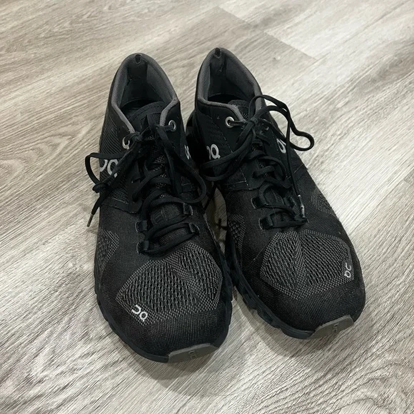 On Running Cloud X sneakers Size 9 - Picture 2 of 11